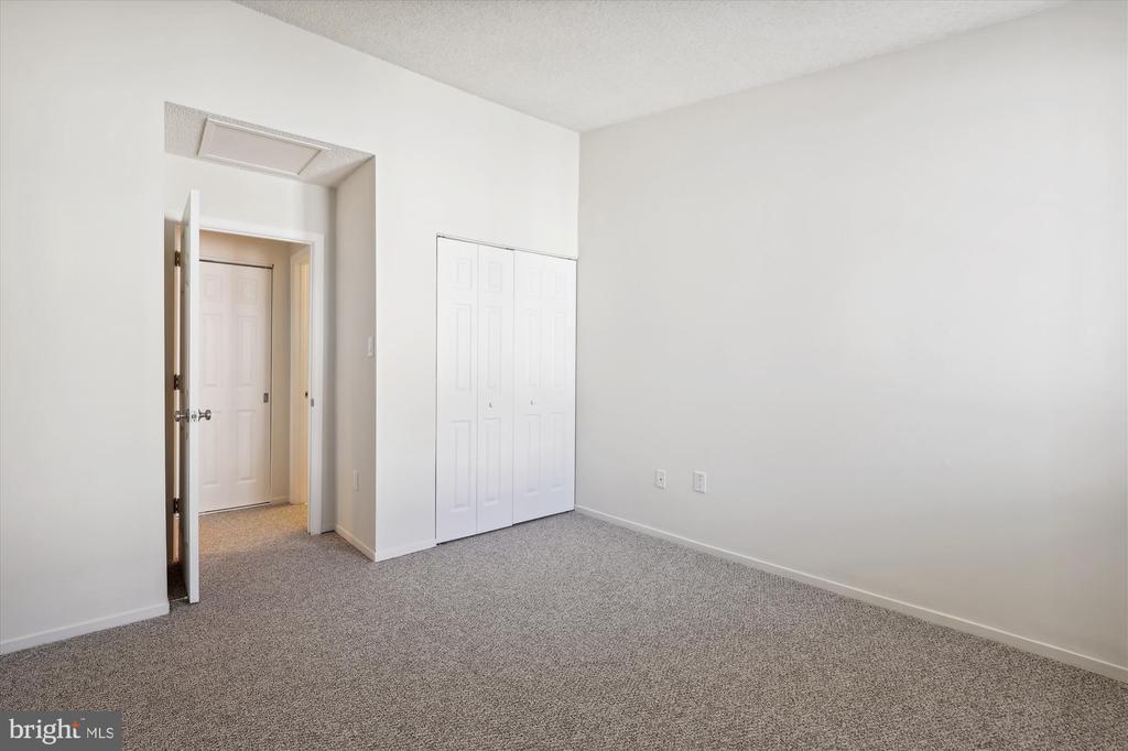 1963 VILLARIDGE DRIVE B 1963B