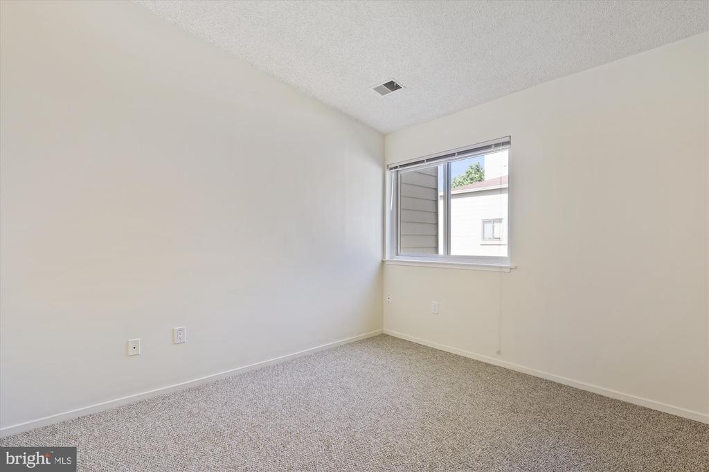 1963 VILLARIDGE DRIVE B 1963B