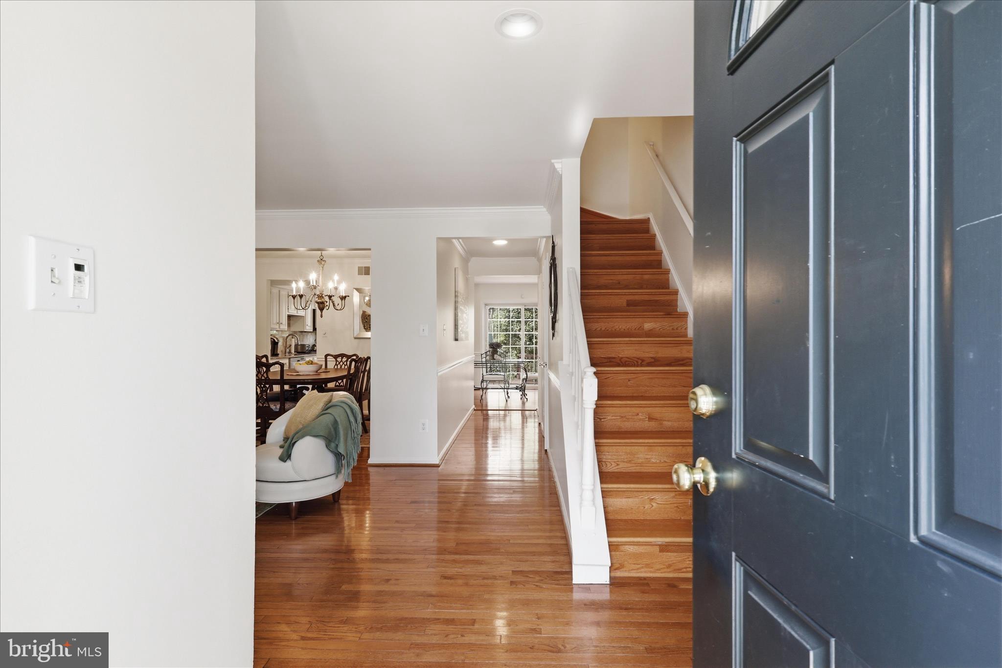 2184 POND VIEW COURT