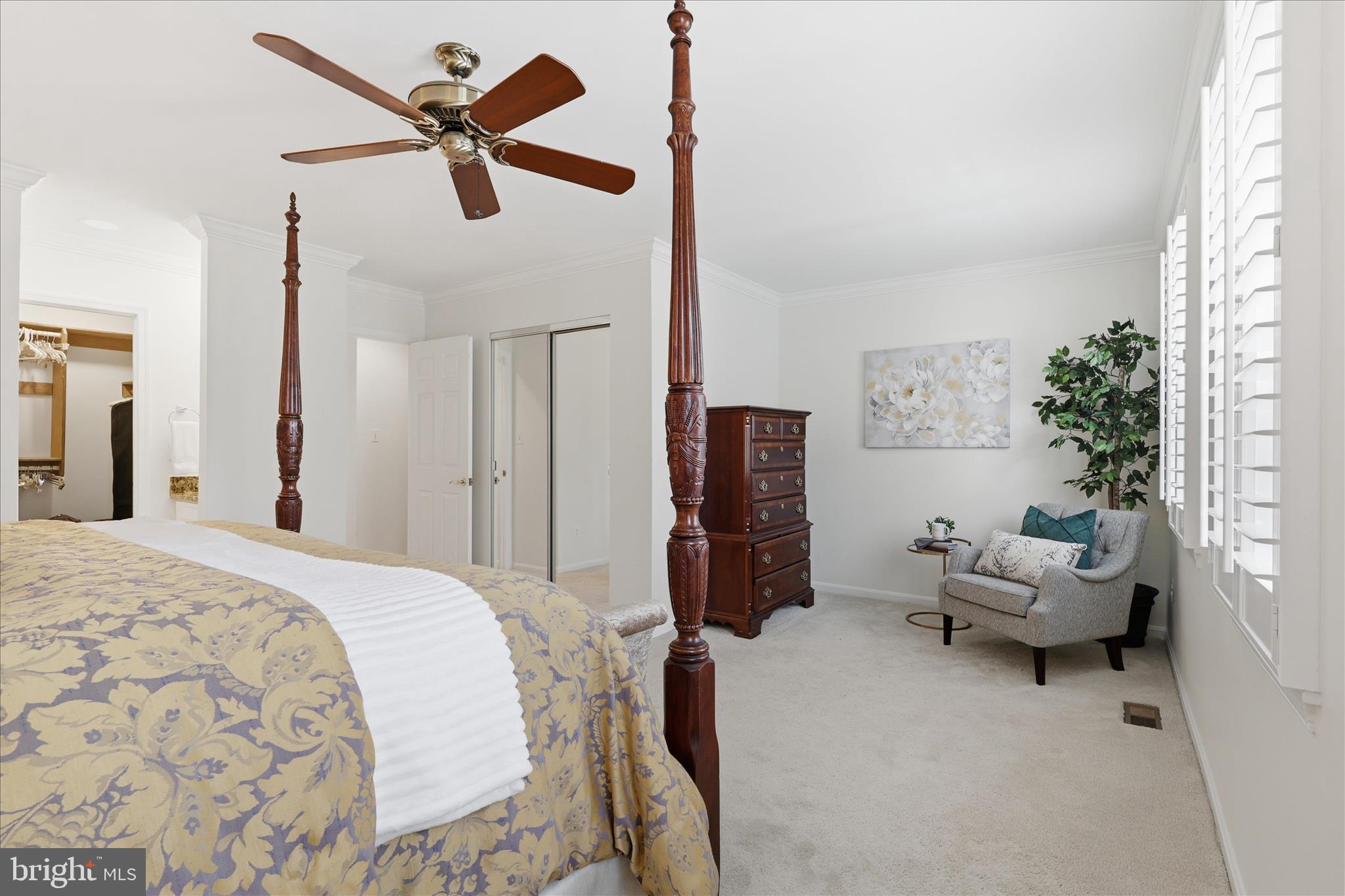 2184 POND VIEW COURT