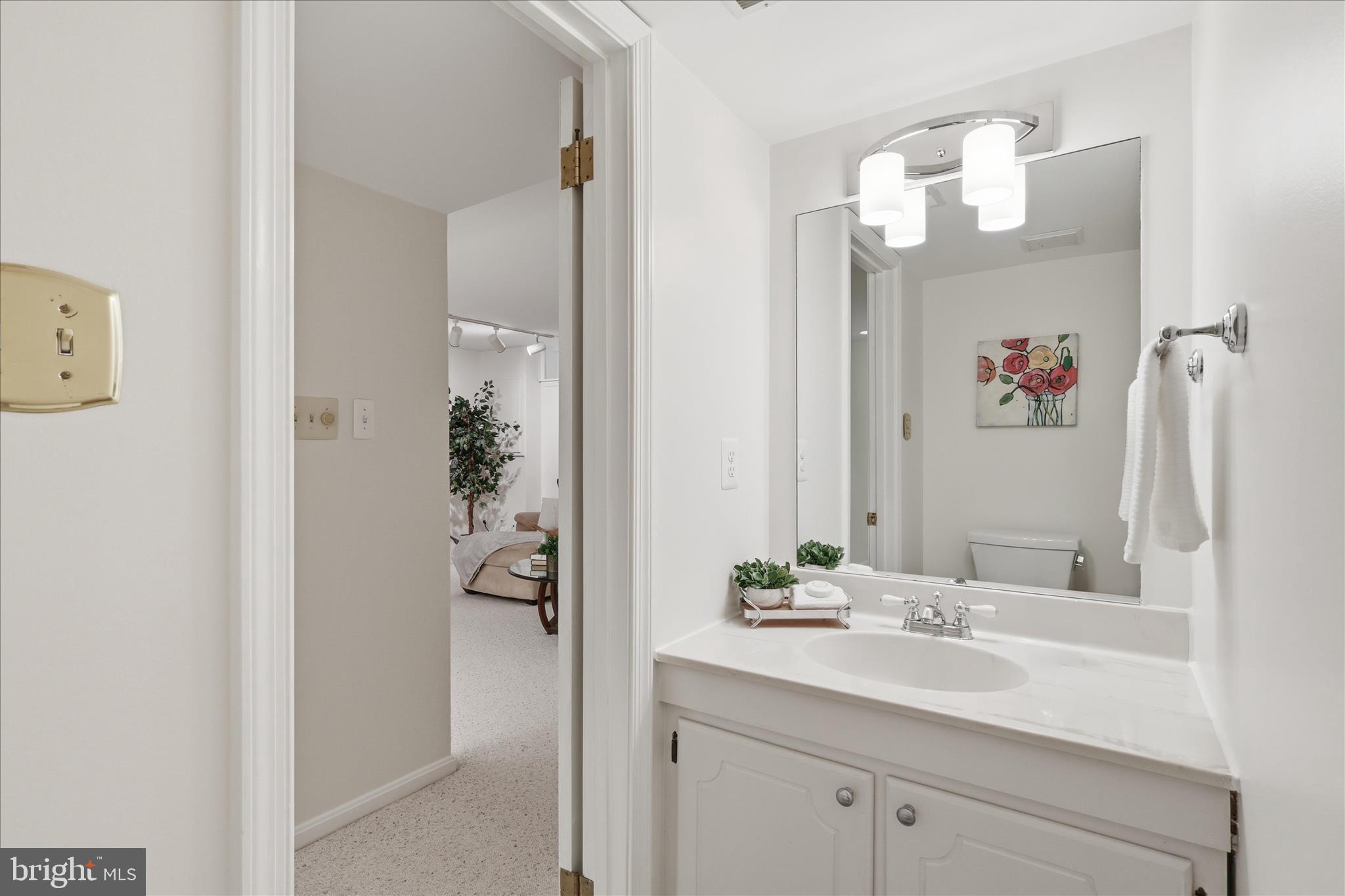 2184 POND VIEW COURT