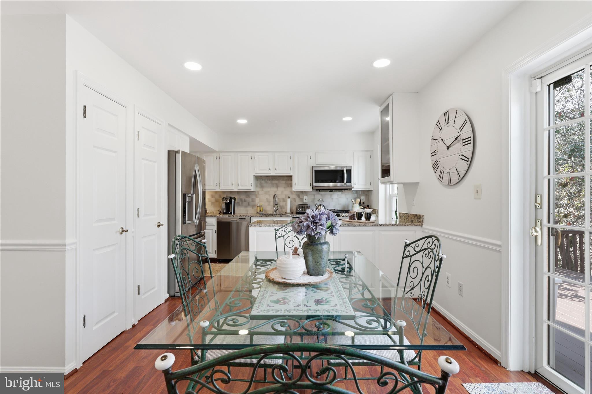 2184 POND VIEW COURT