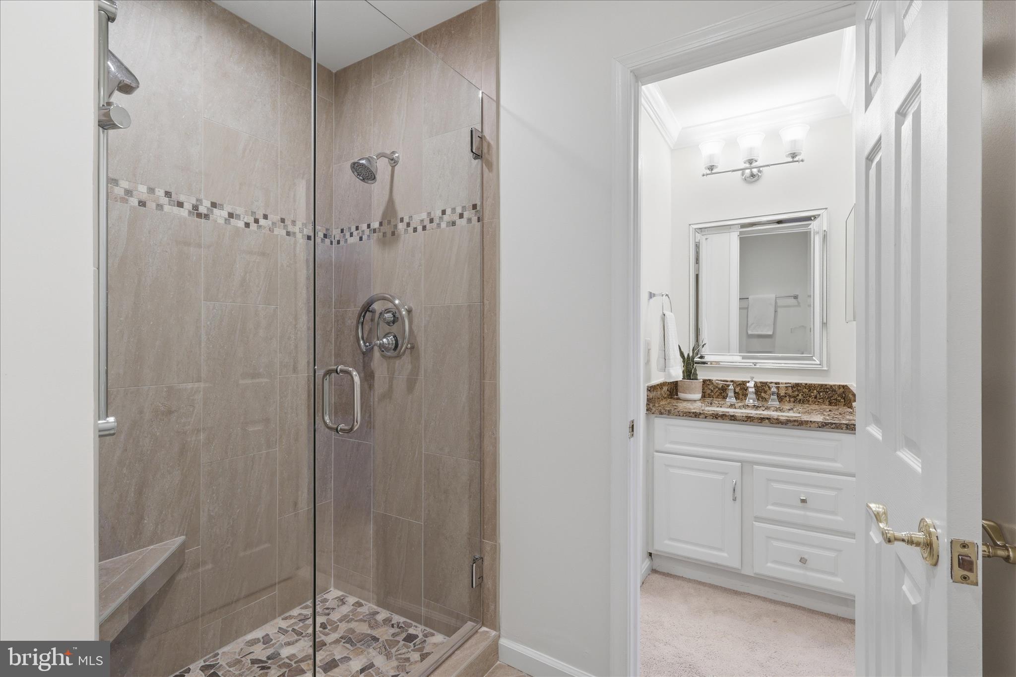 2184 POND VIEW COURT