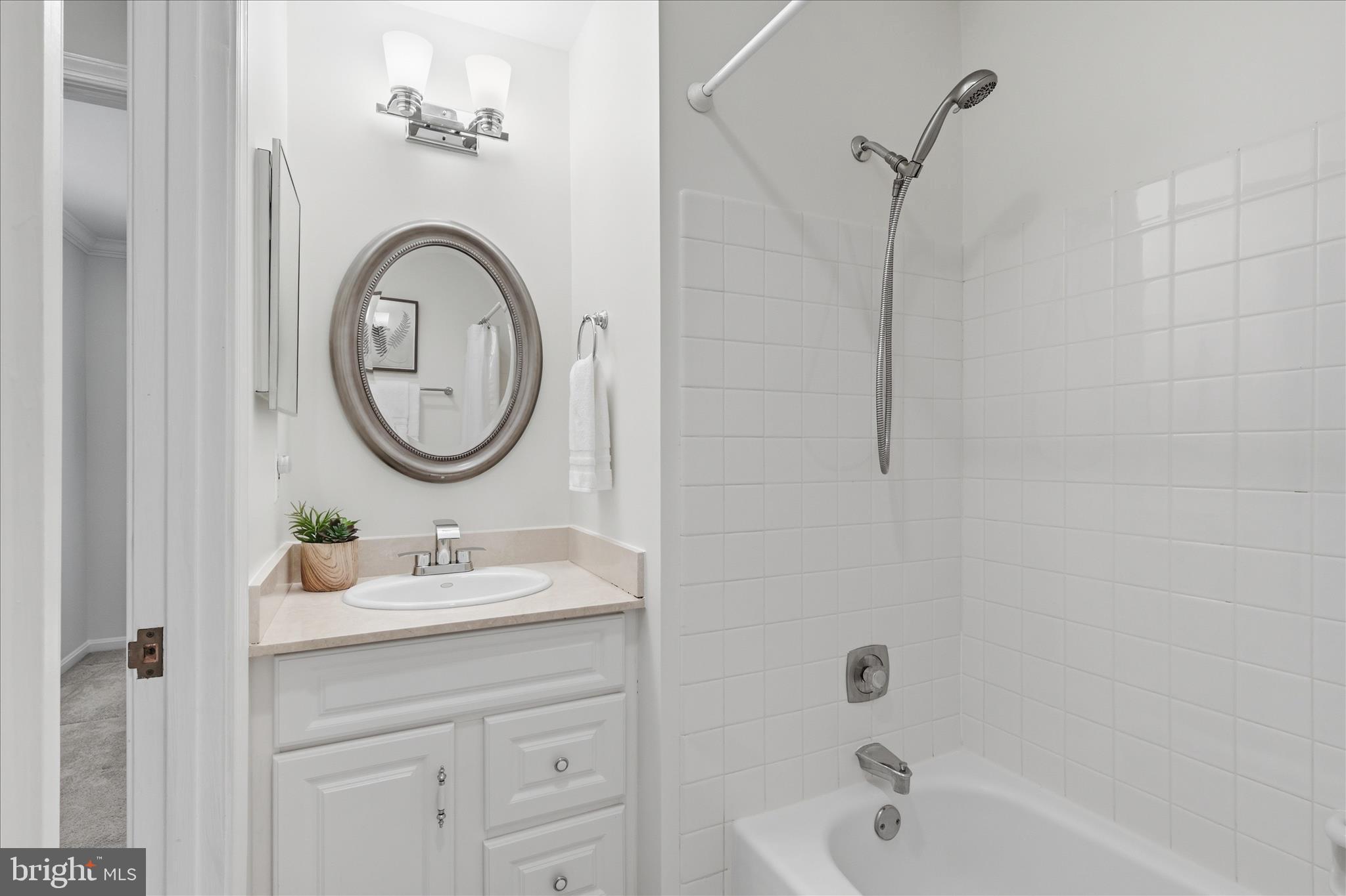 2184 POND VIEW COURT