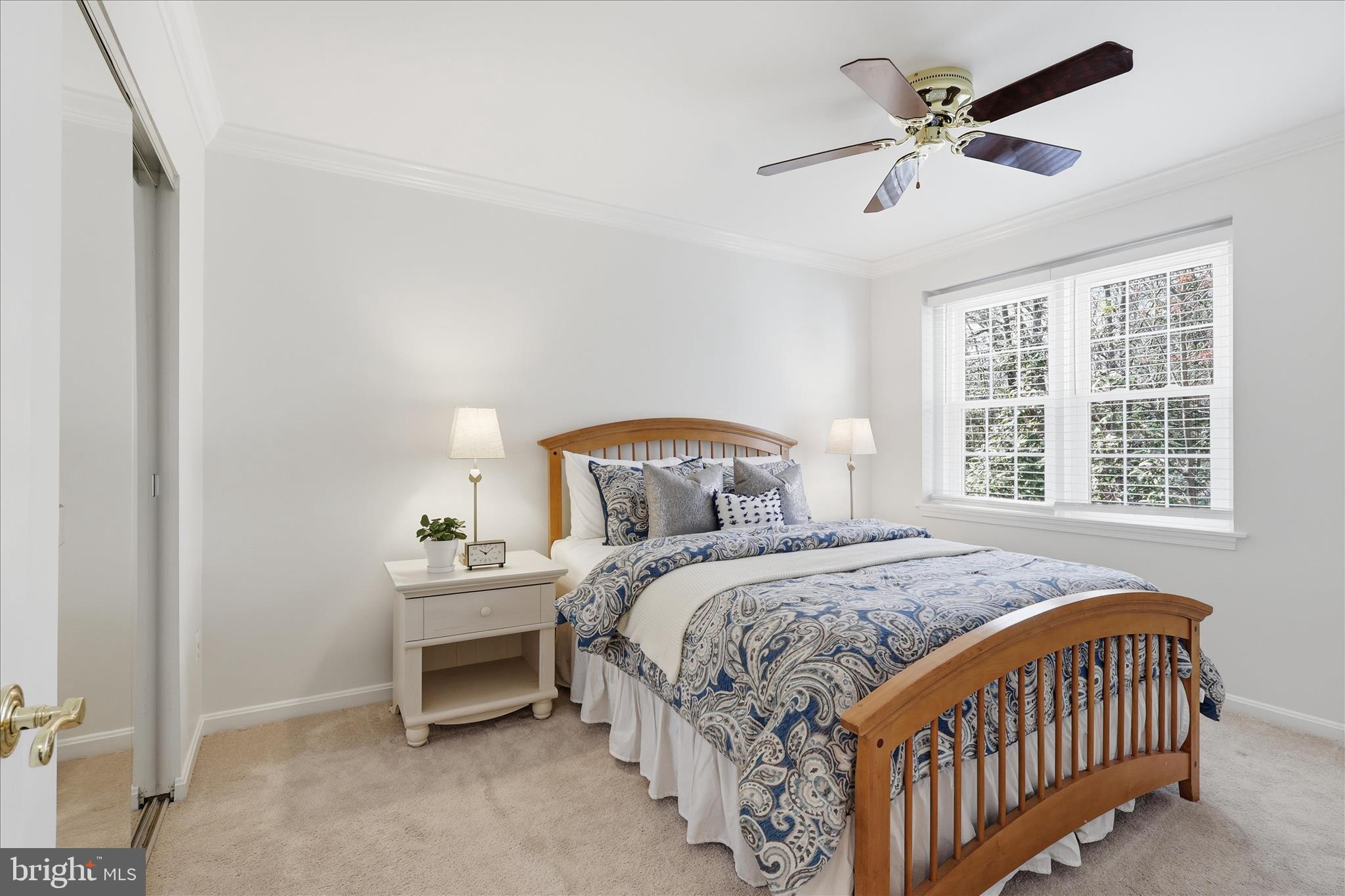 2184 POND VIEW COURT