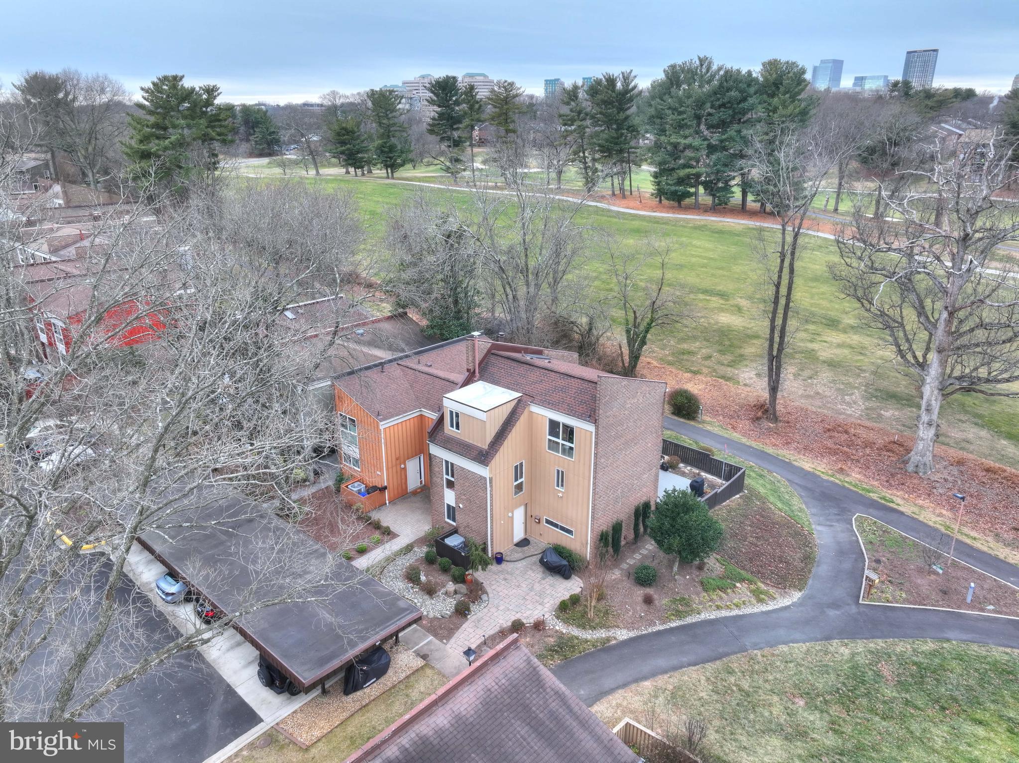 11460 LINKS DRIVE