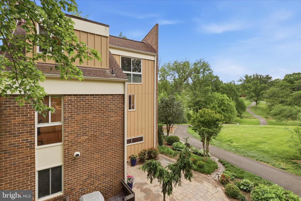11460 LINKS DRIVE