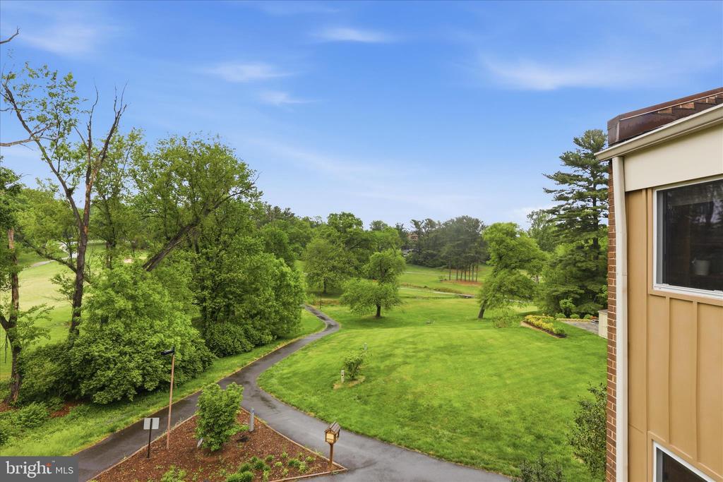 11460 LINKS DRIVE