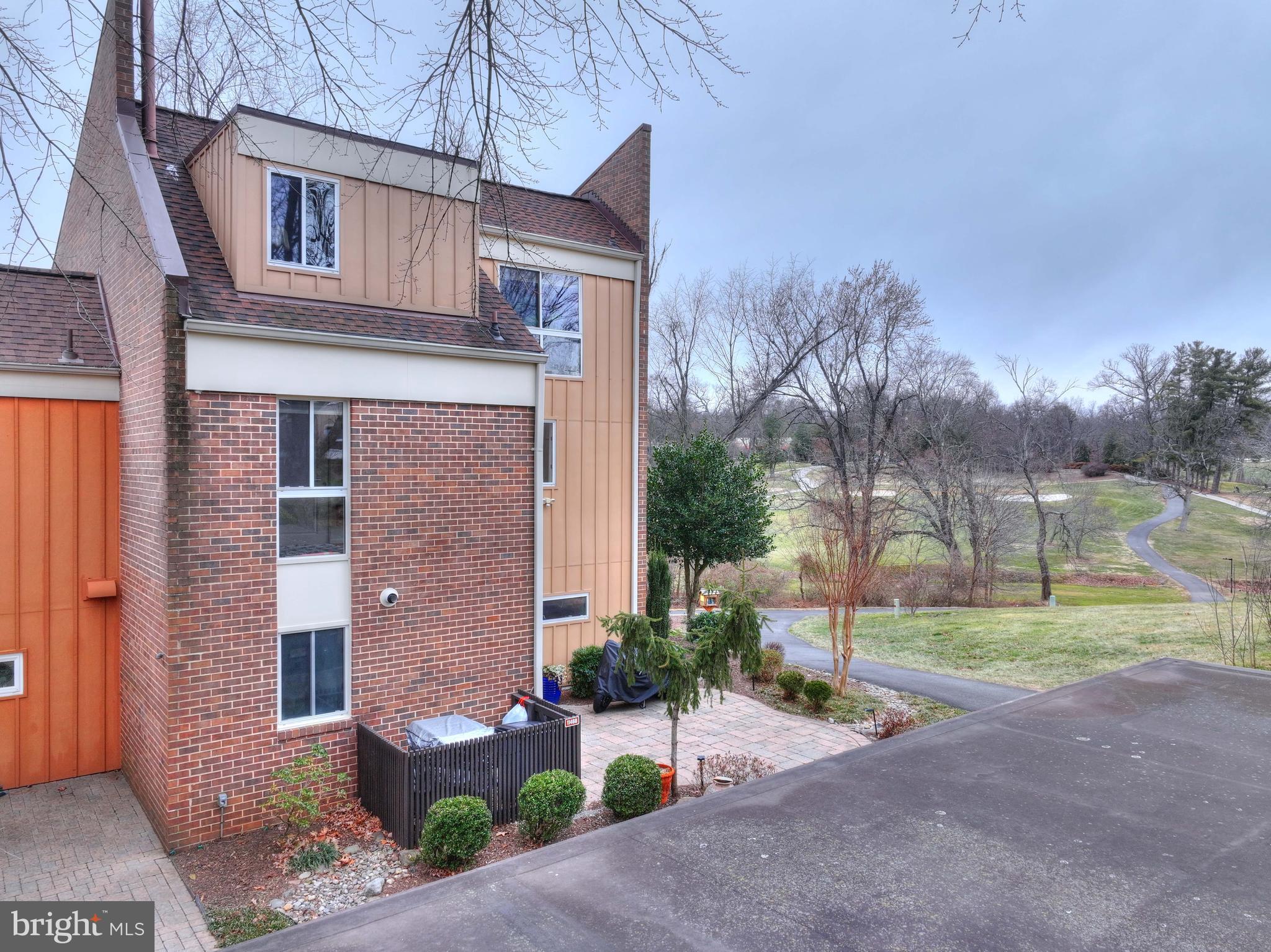 11460 LINKS DRIVE
