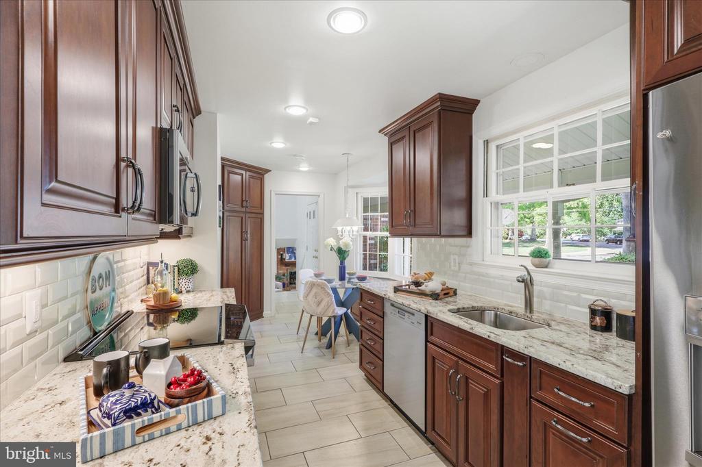 4701 RED FOX DRIVE