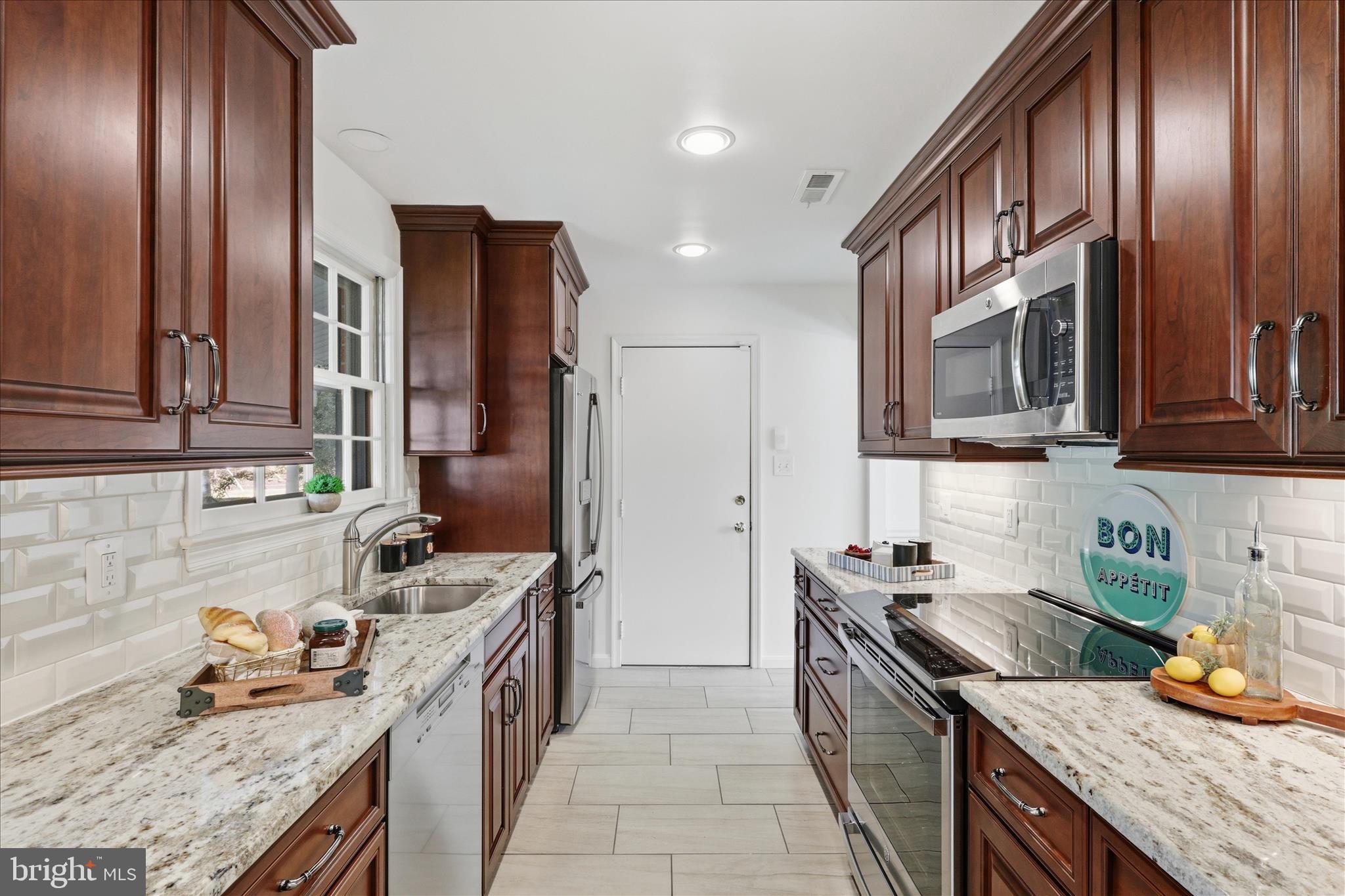 4701 RED FOX DRIVE