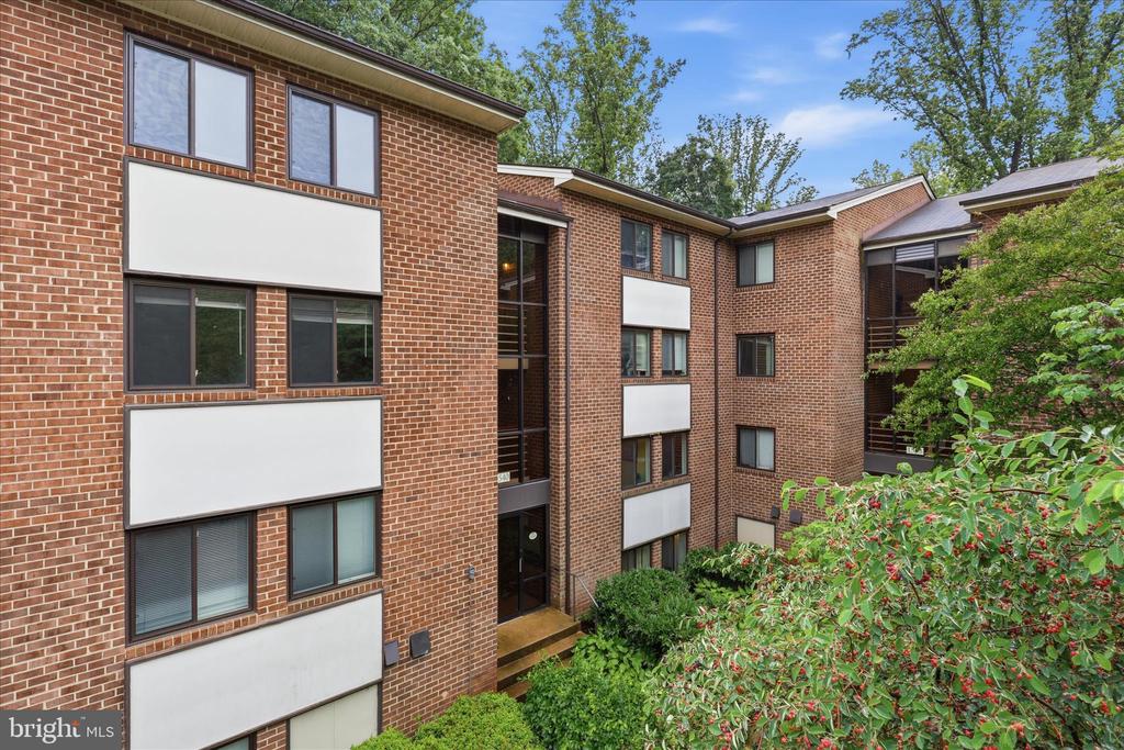 1540 NORTHGATE SQUARE 21B