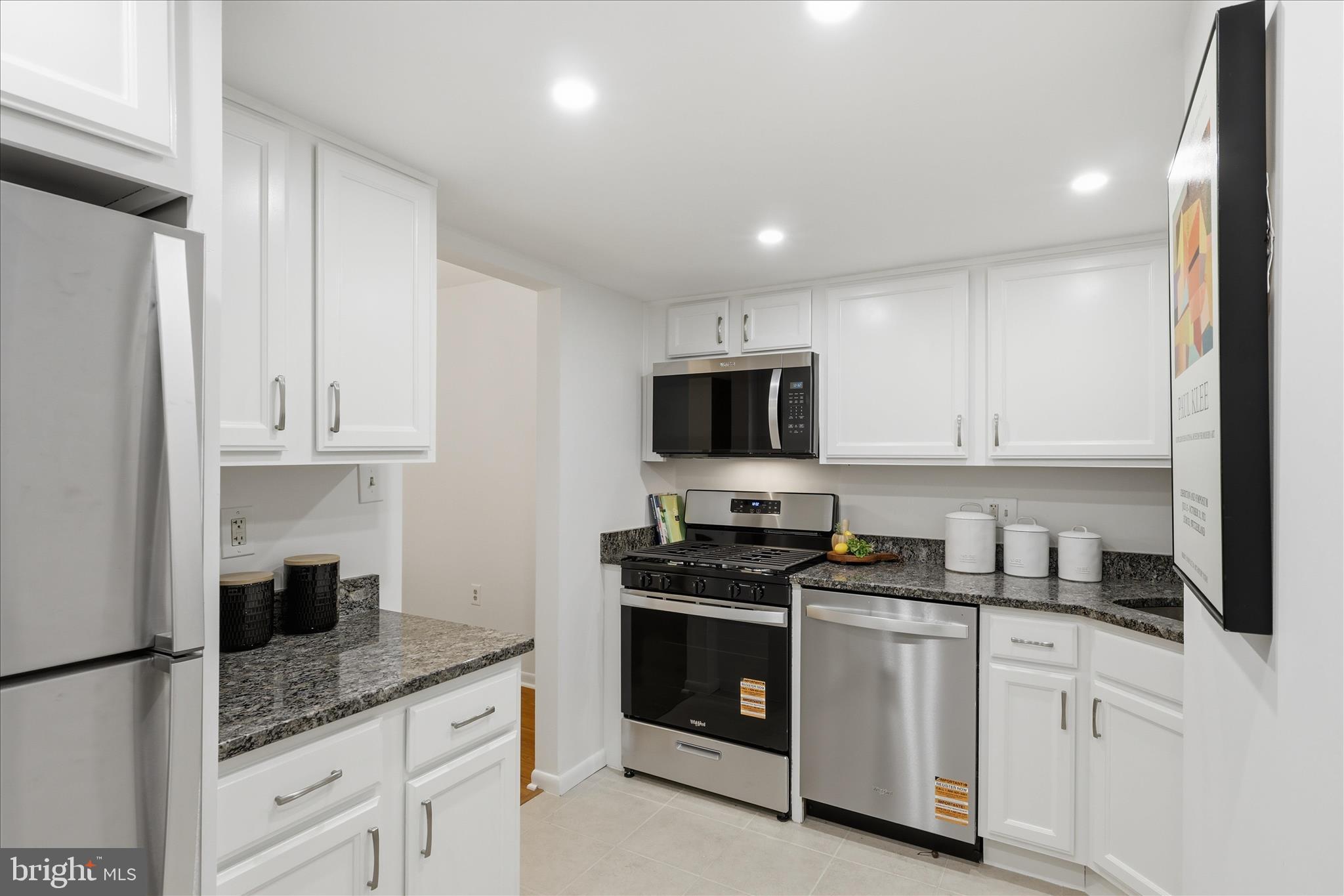 1540 NORTHGATE SQUARE 21B