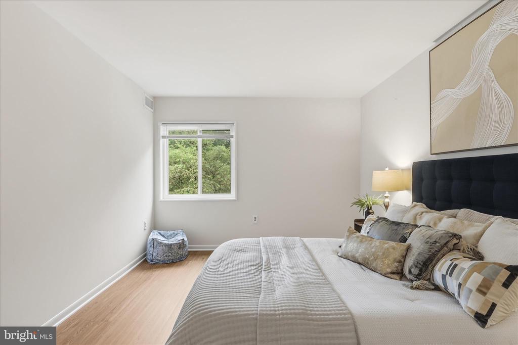 1540 NORTHGATE SQUARE 21B