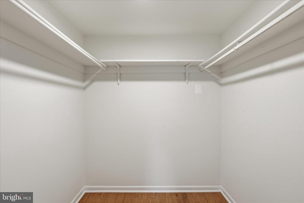 1540 NORTHGATE SQUARE 21B