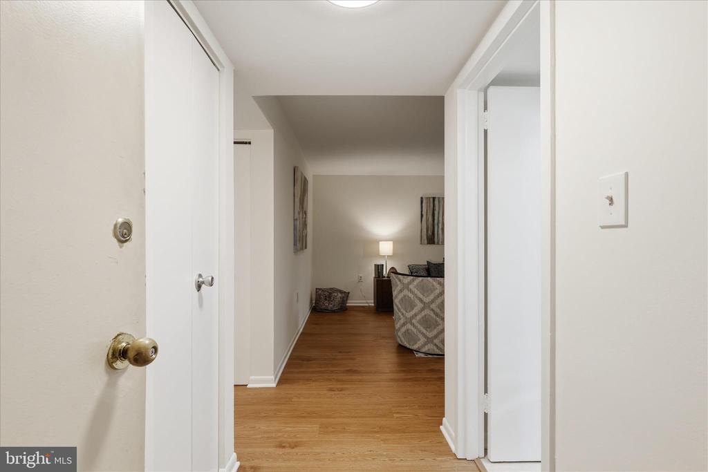 1540 NORTHGATE SQUARE 21B