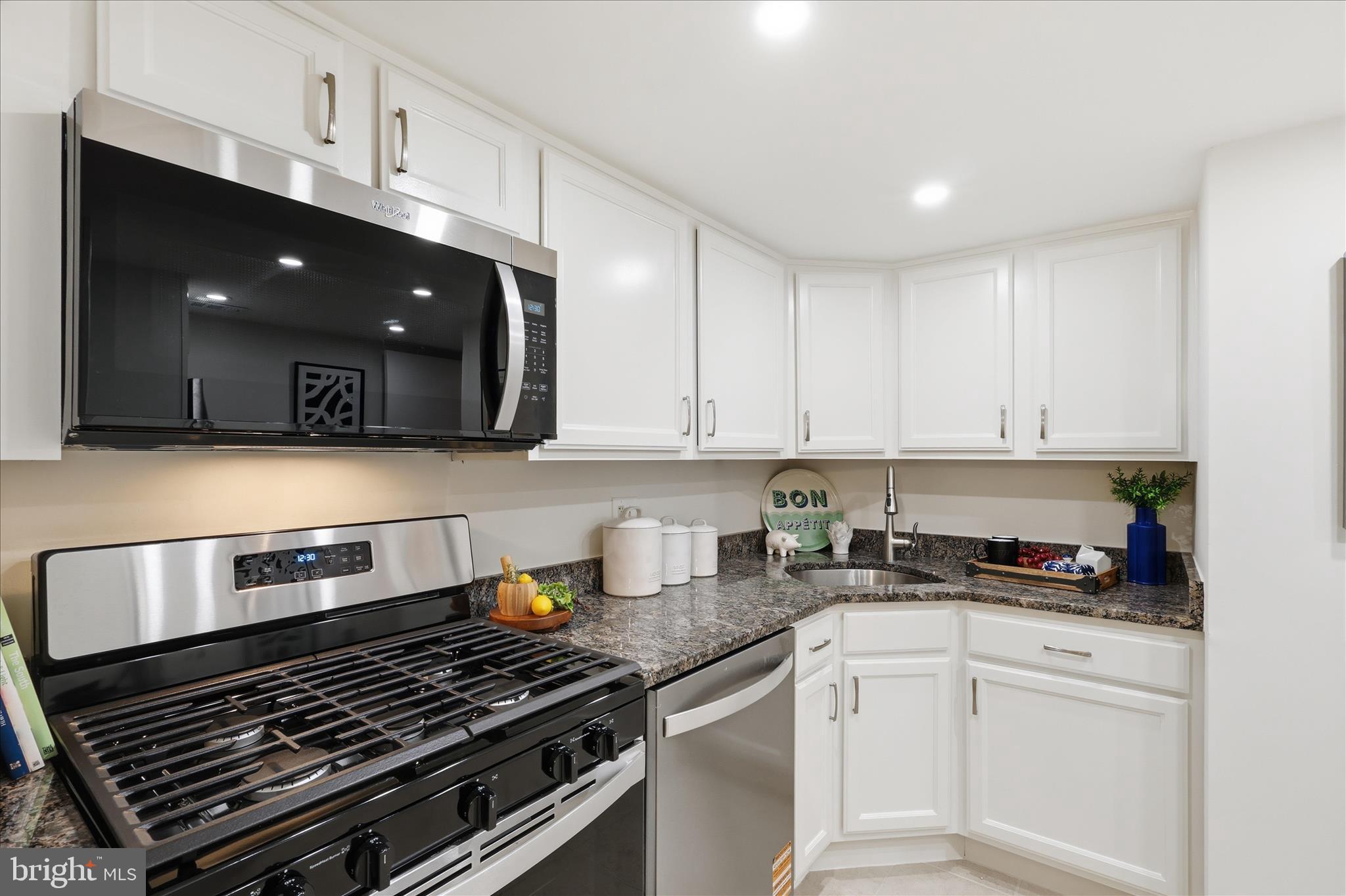 1540 NORTHGATE SQUARE 21B