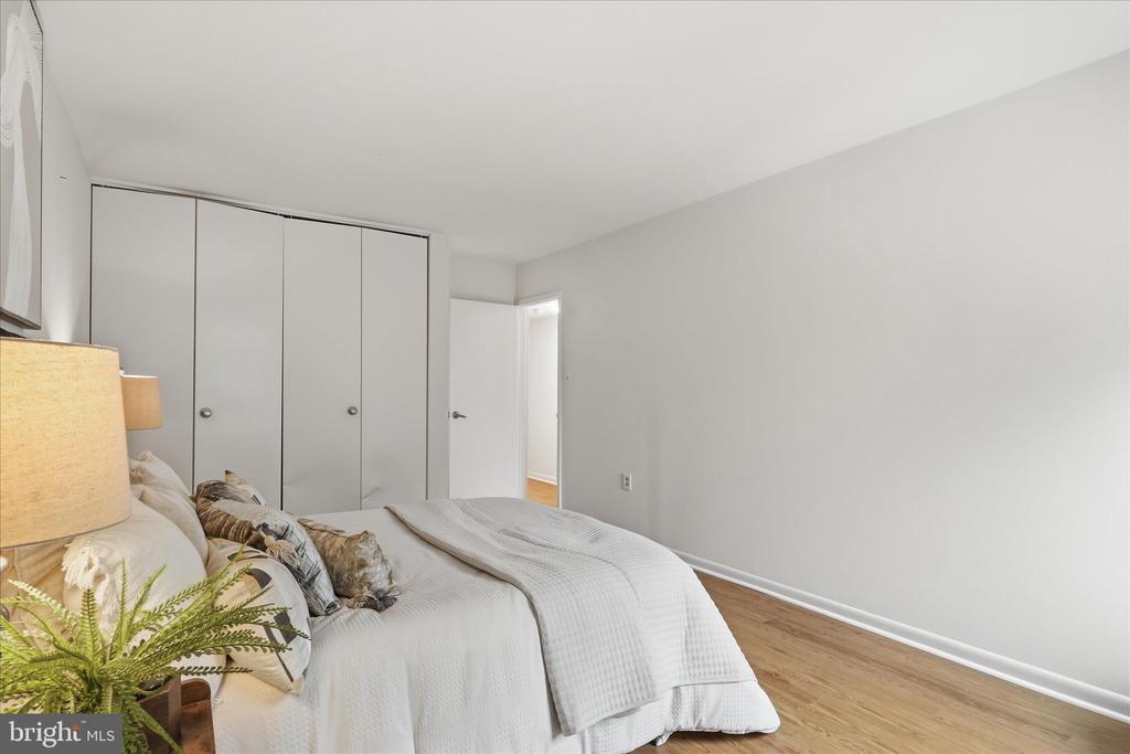 1540 NORTHGATE SQUARE 21B