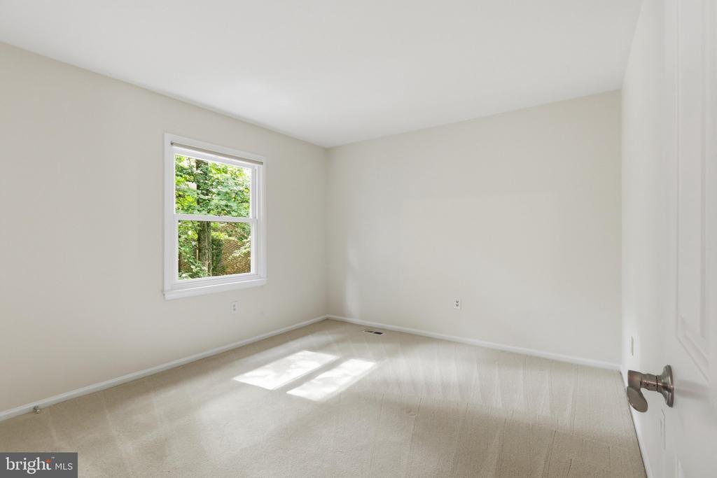 10811 MIDSUMMER DRIVE