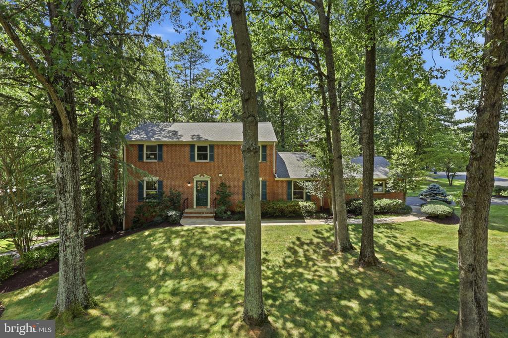 10811 MIDSUMMER DRIVE