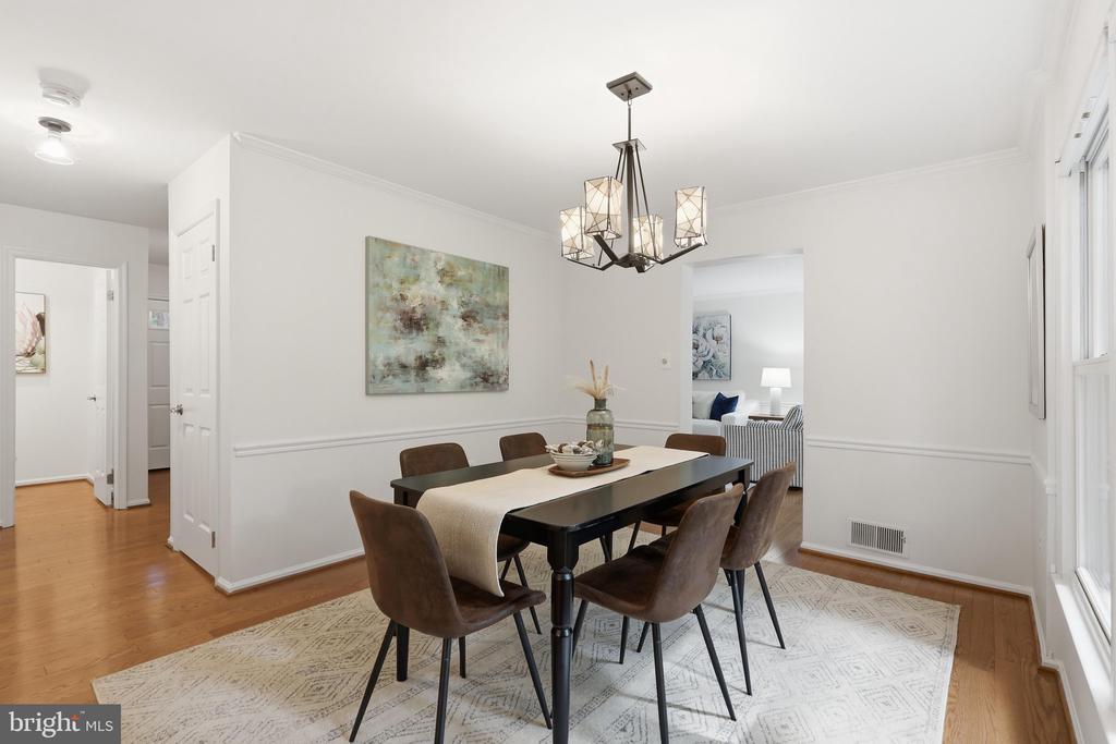 10811 MIDSUMMER DRIVE