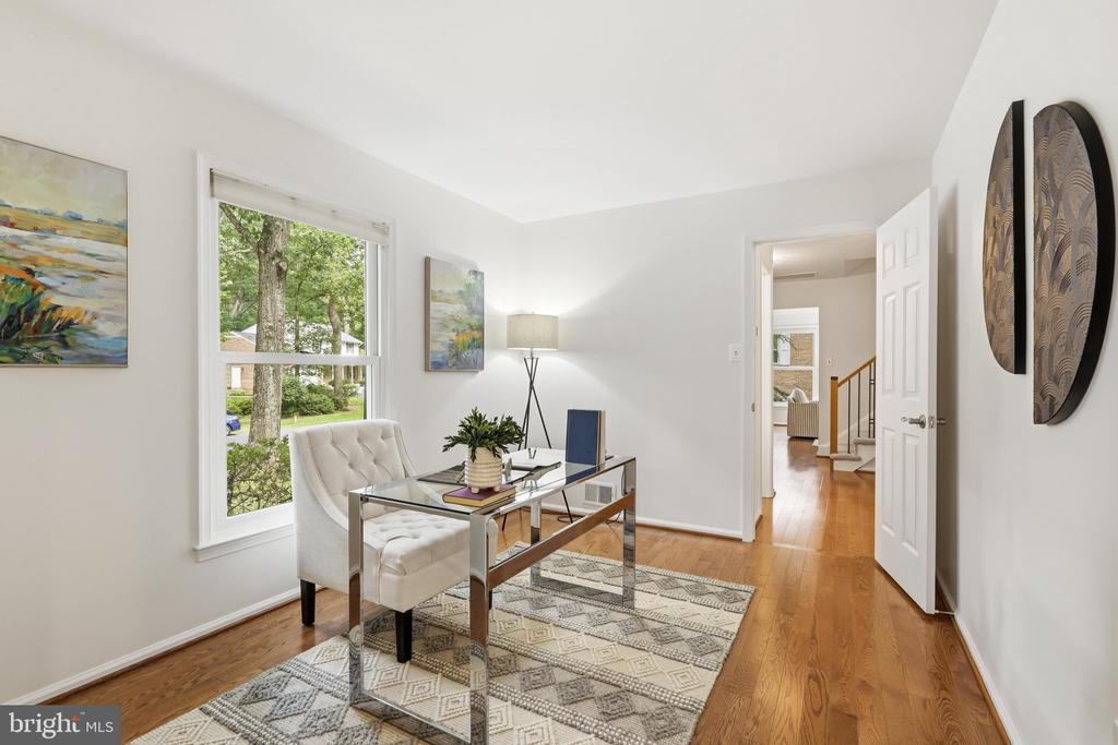 10811 MIDSUMMER DRIVE