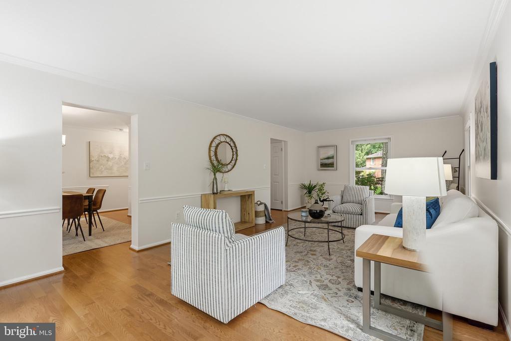 10811 MIDSUMMER DRIVE