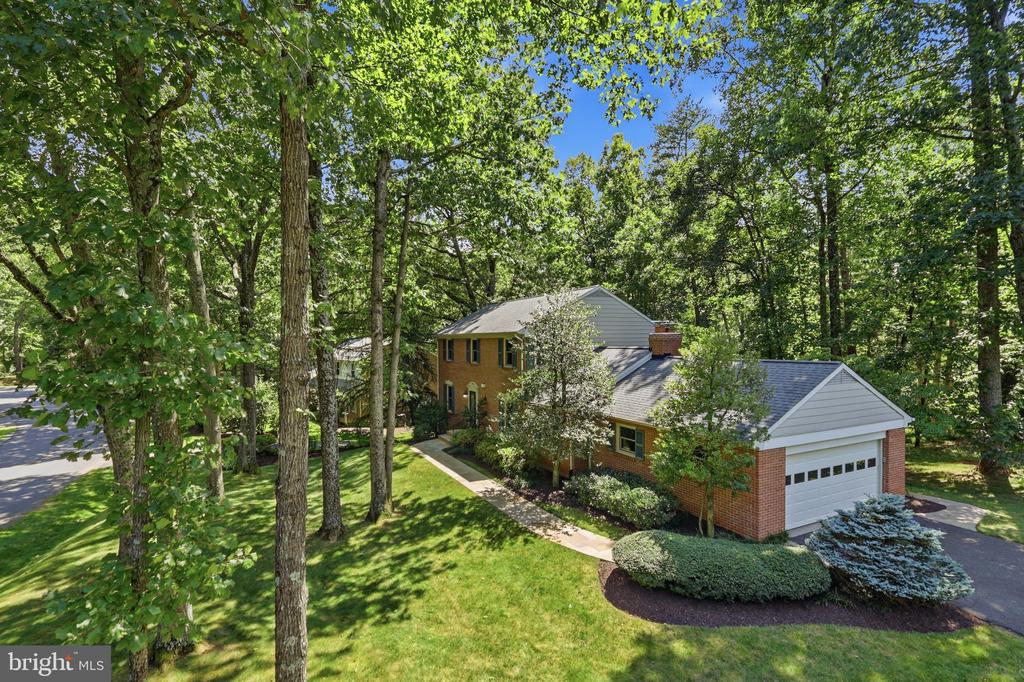 10811 MIDSUMMER DRIVE
