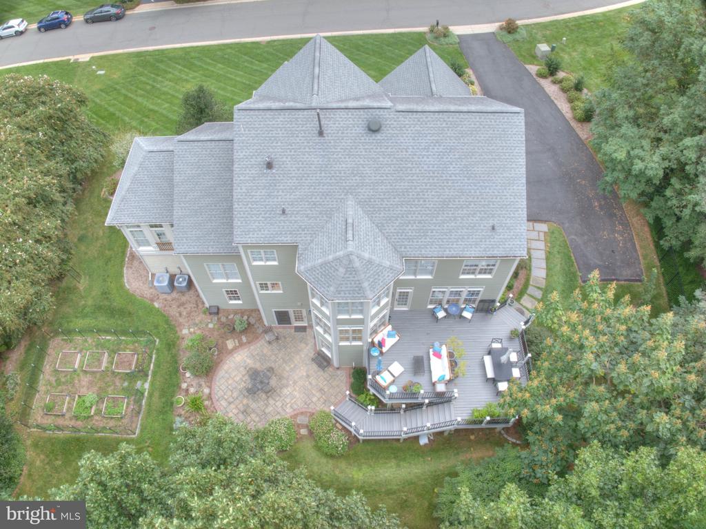 11689 CARIS GLENNE DRIVE