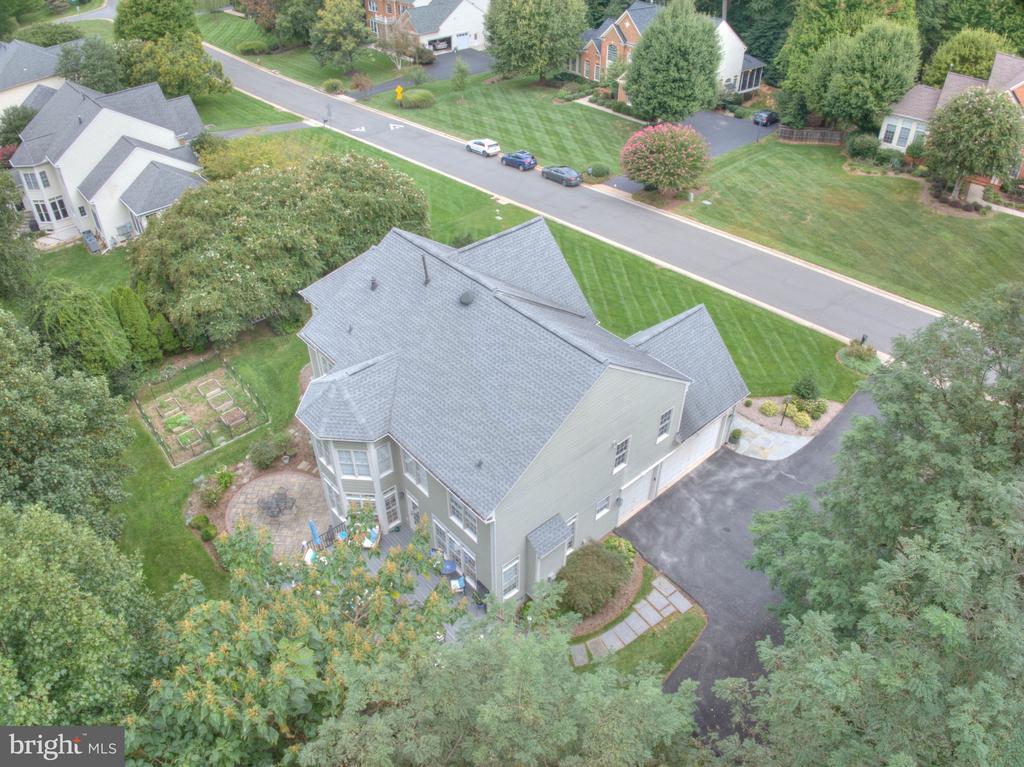 11689 CARIS GLENNE DRIVE