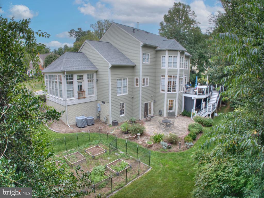 11689 CARIS GLENNE DRIVE
