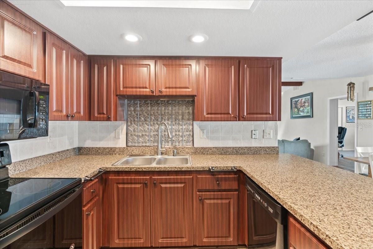 9280 SWISS RD
