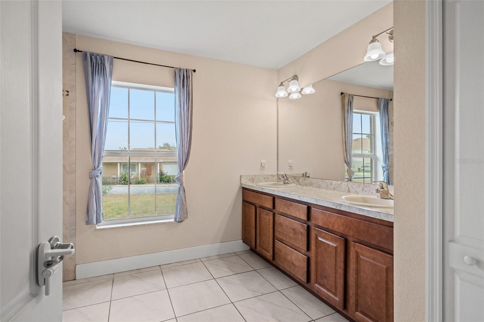 13124 HOUSE FINCH RD