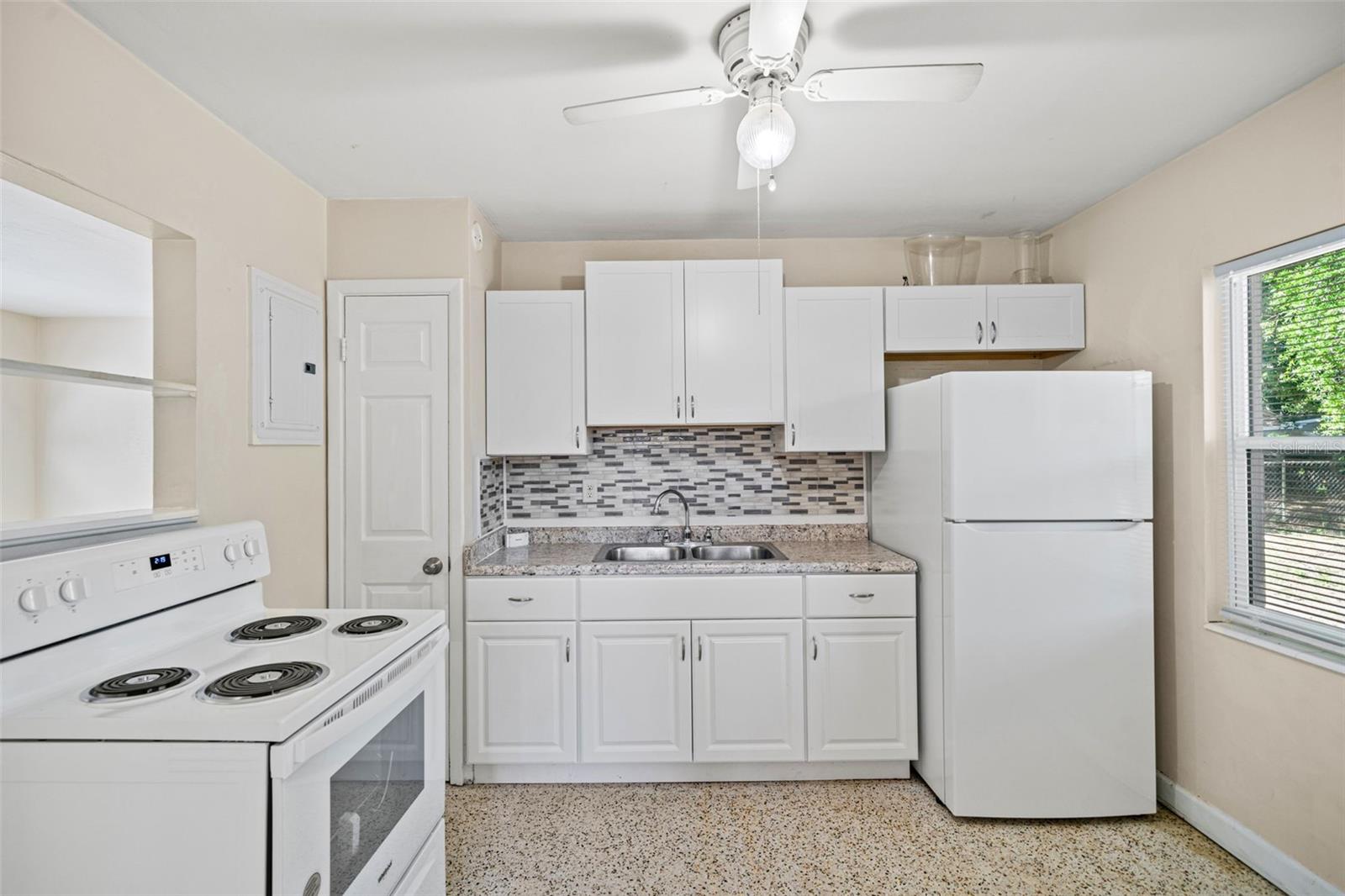 21408 CAMPBELL DR