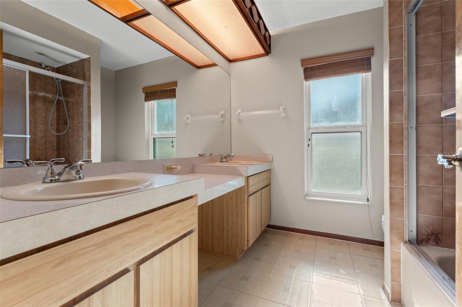 14037 GREGORY ST
