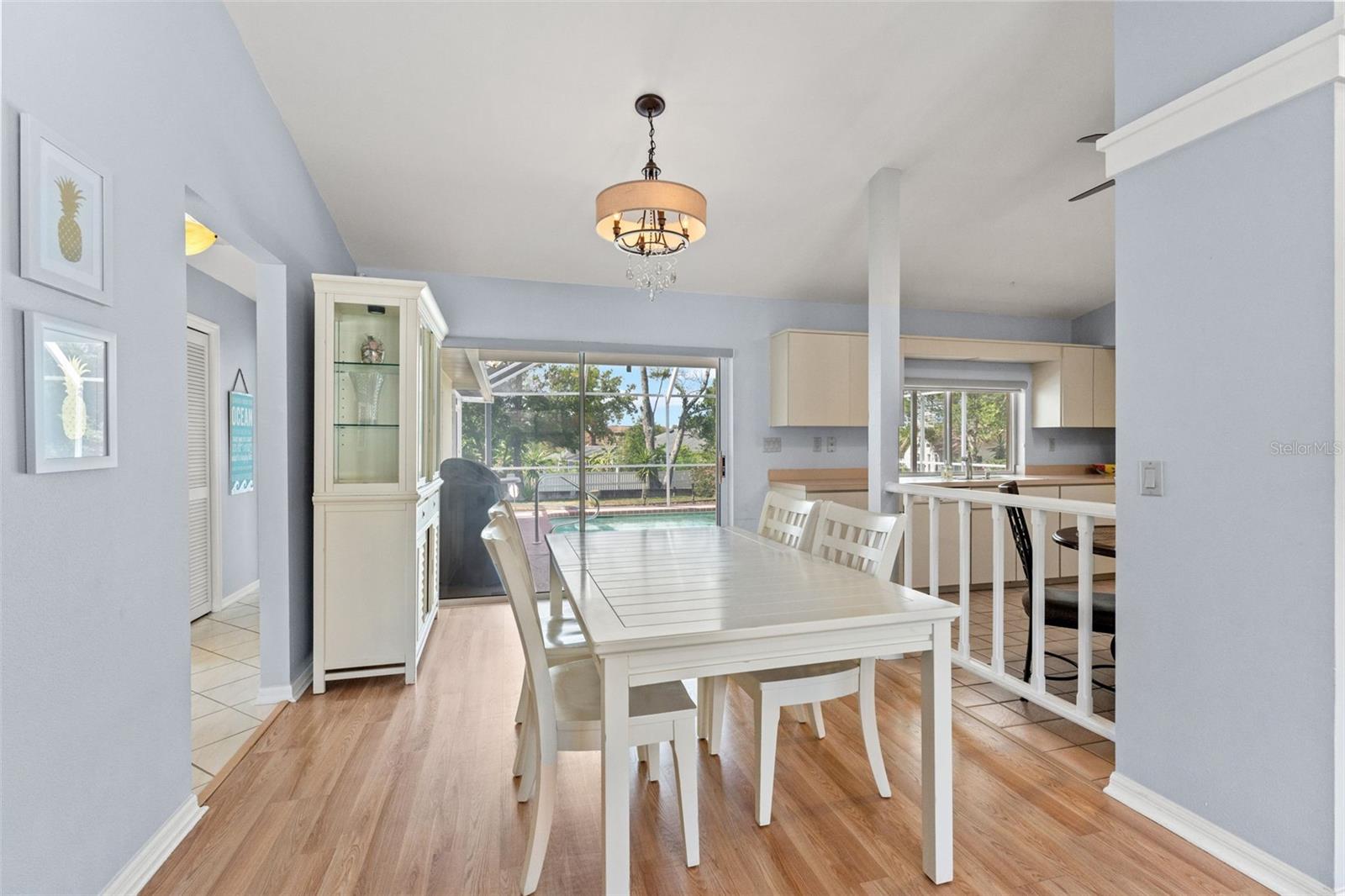 10454 VENTURA DR