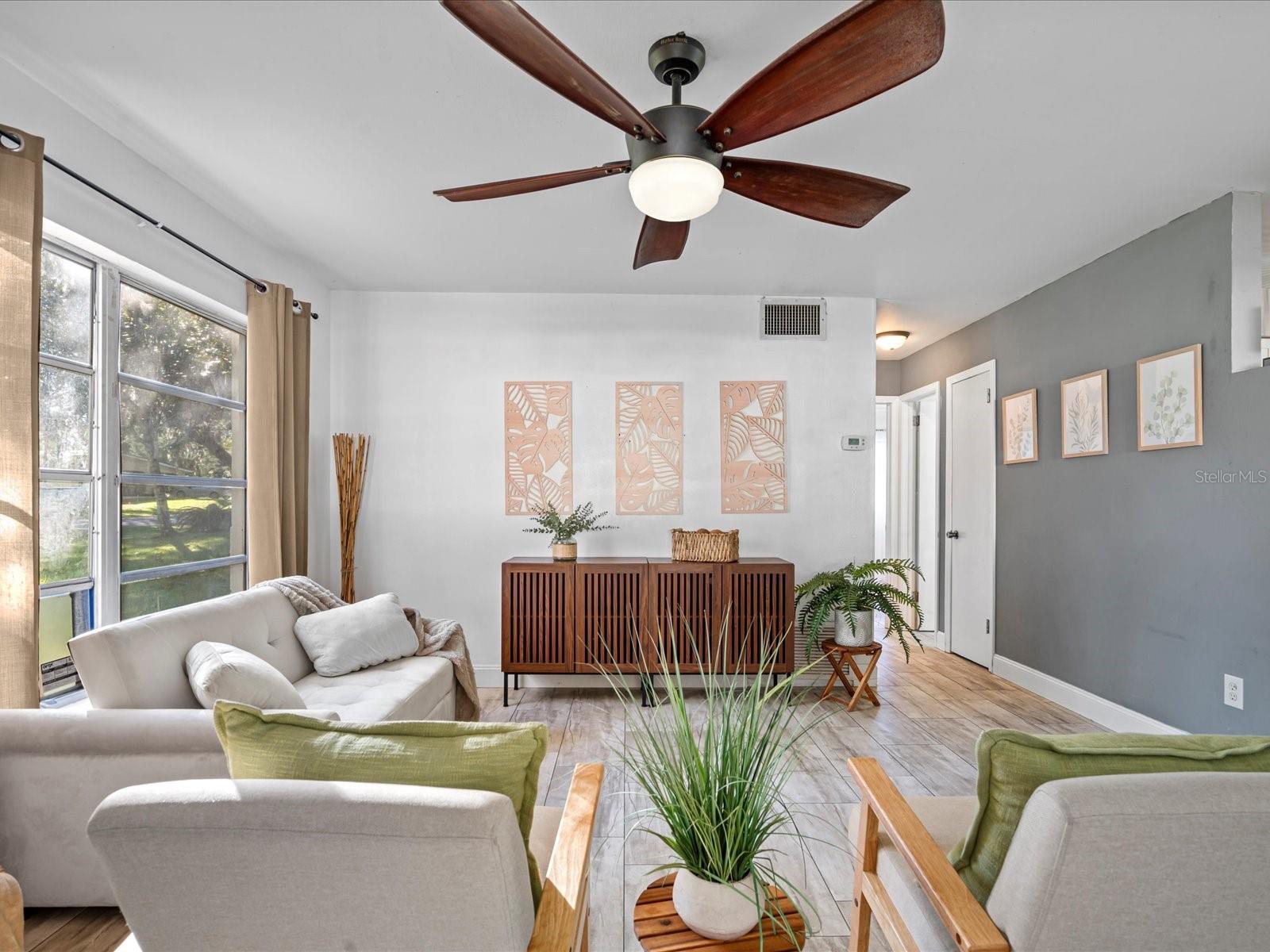 206 PEAK DR