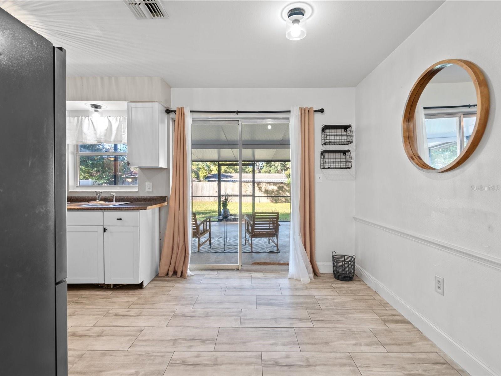 206 PEAK DR