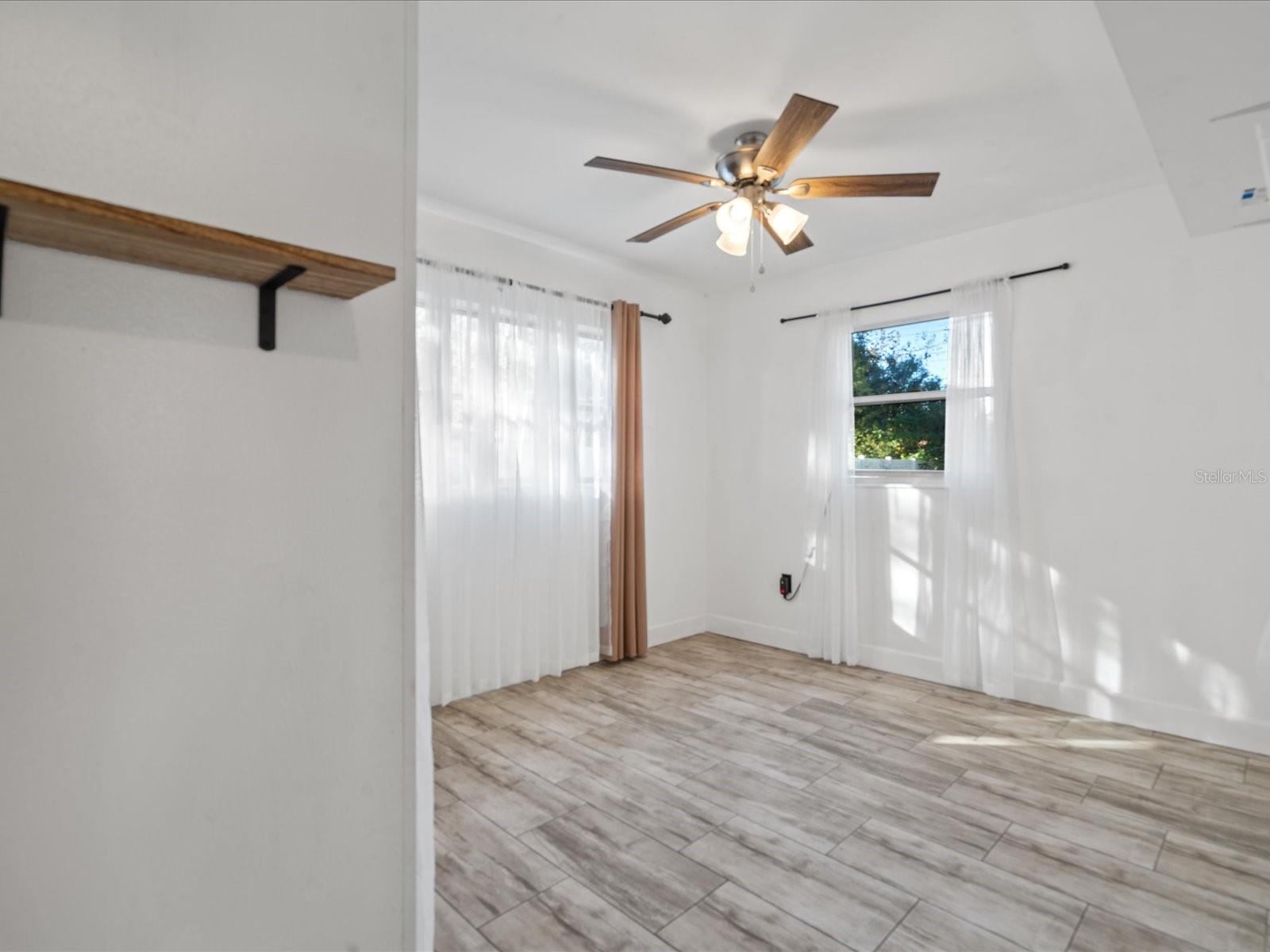 206 PEAK DR