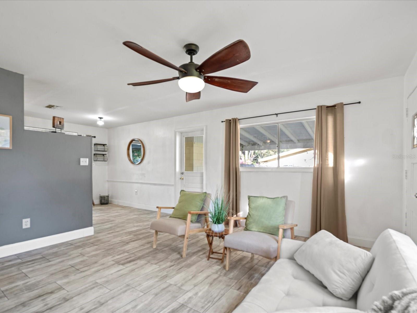 206 PEAK DR