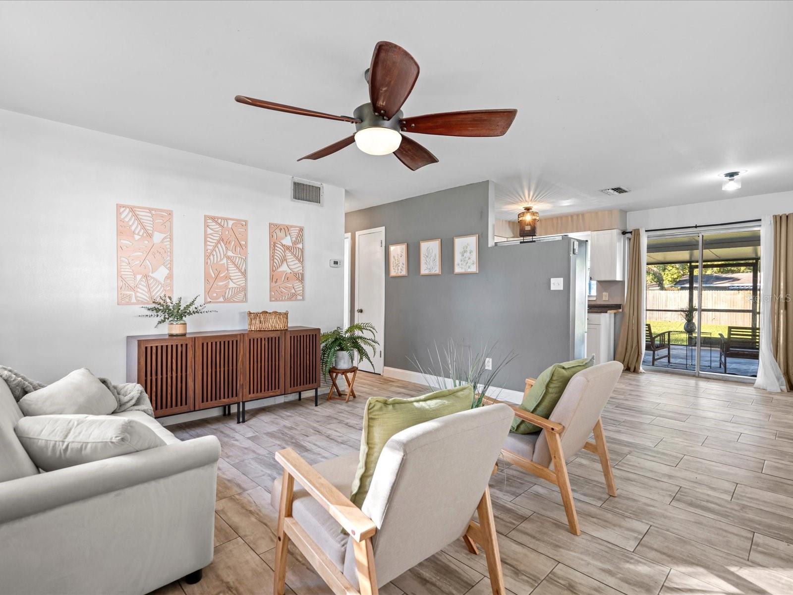 206 PEAK DR