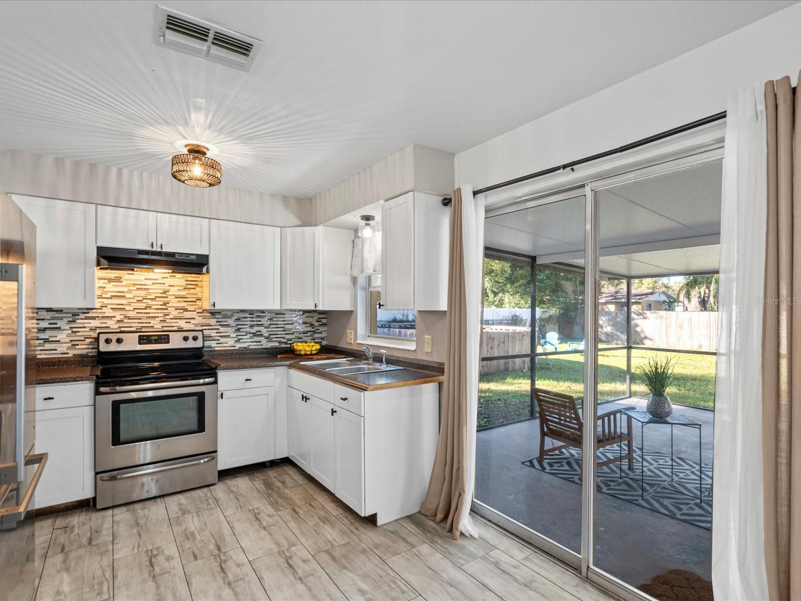 206 PEAK DR