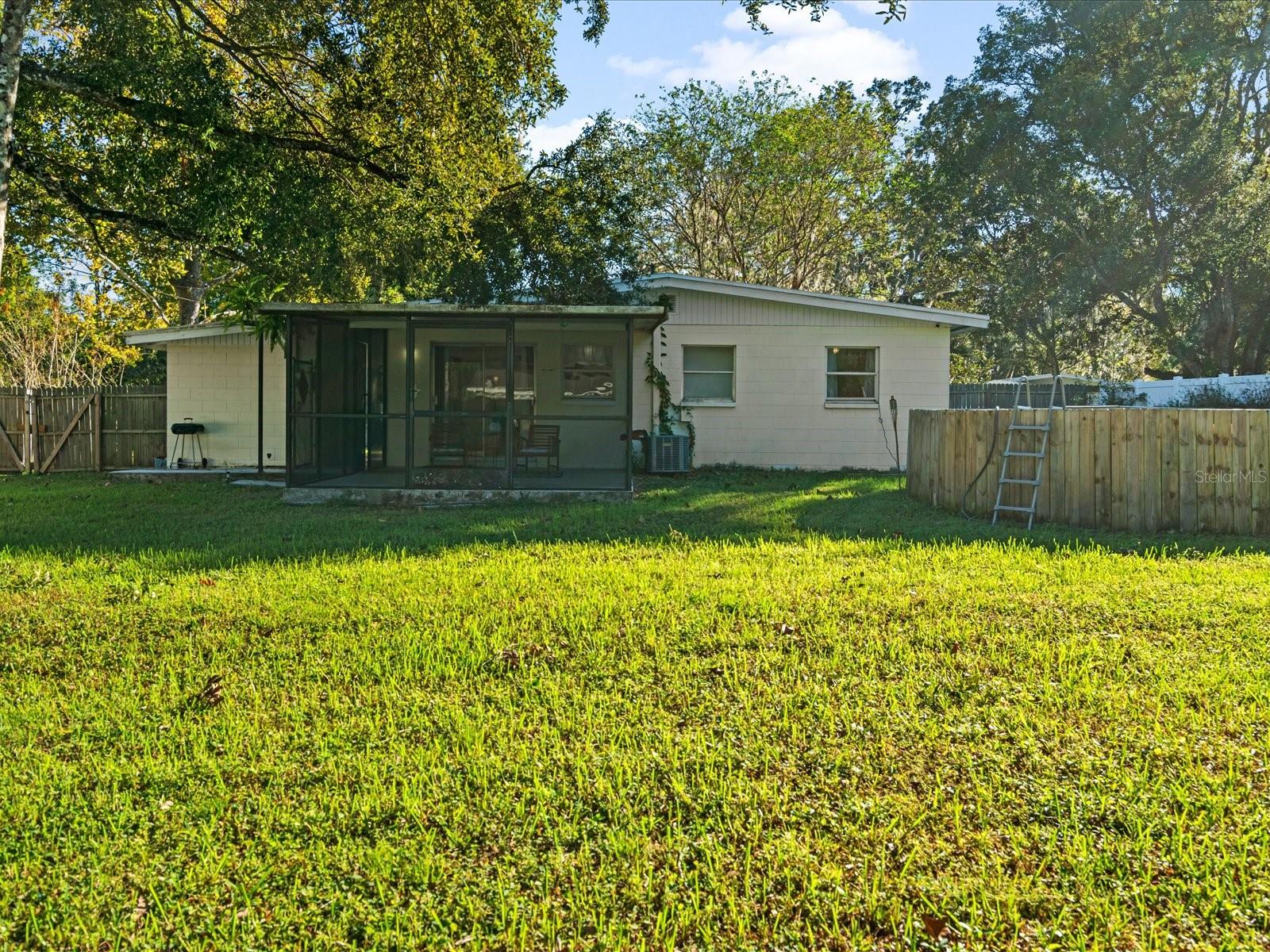 206 PEAK DR