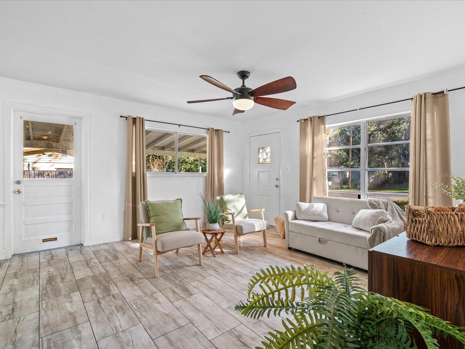 206 PEAK DR
