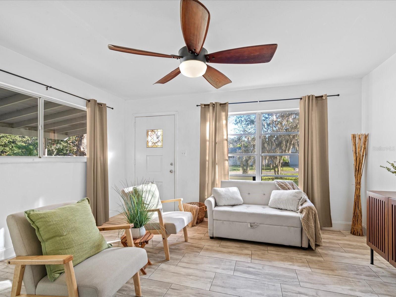 206 PEAK DR
