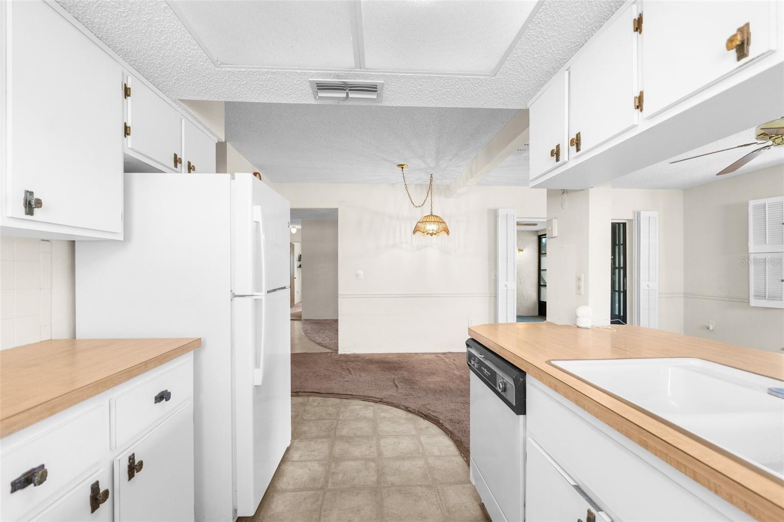 12802 LINDEN DR