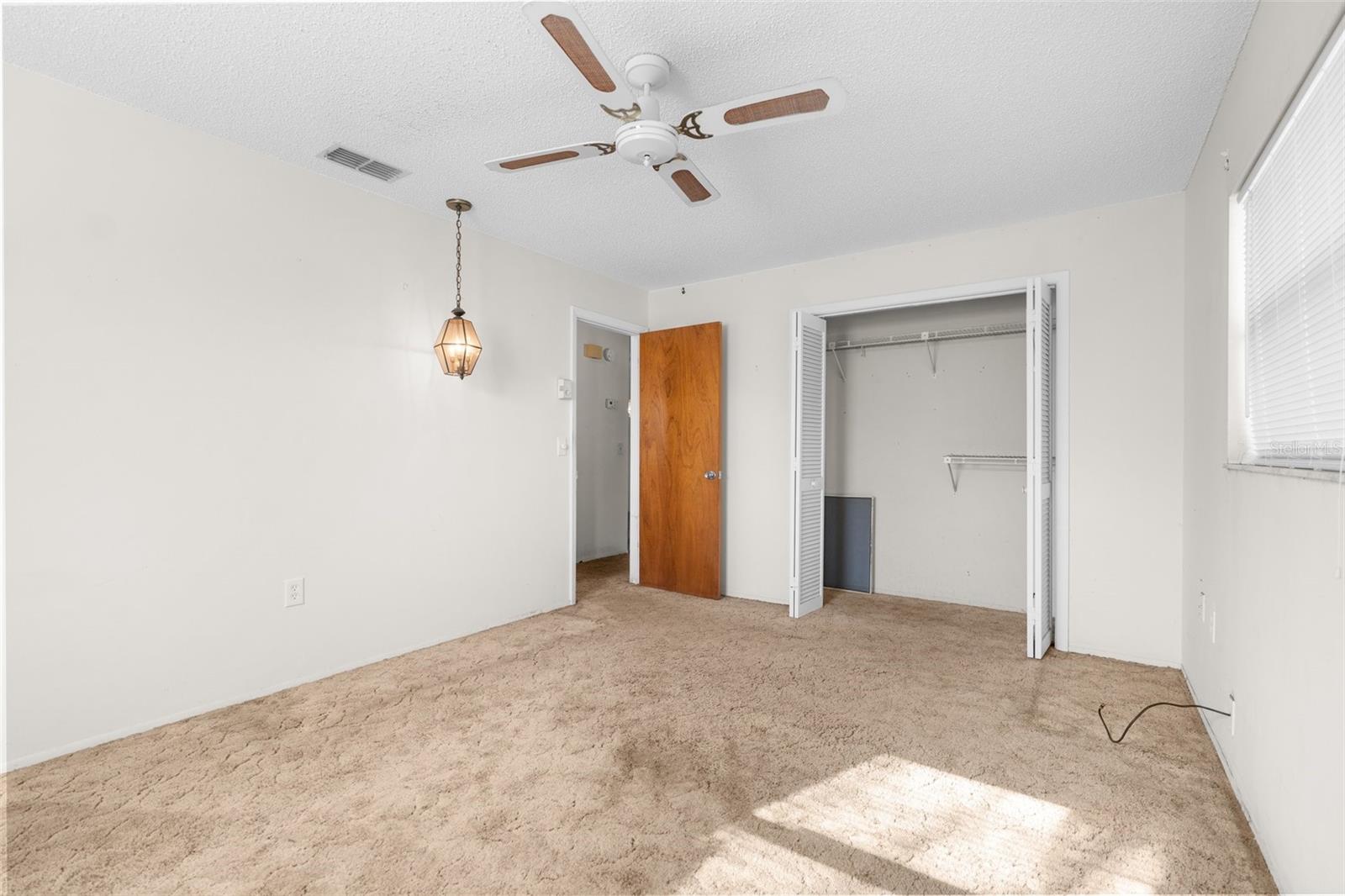 12802 LINDEN DR