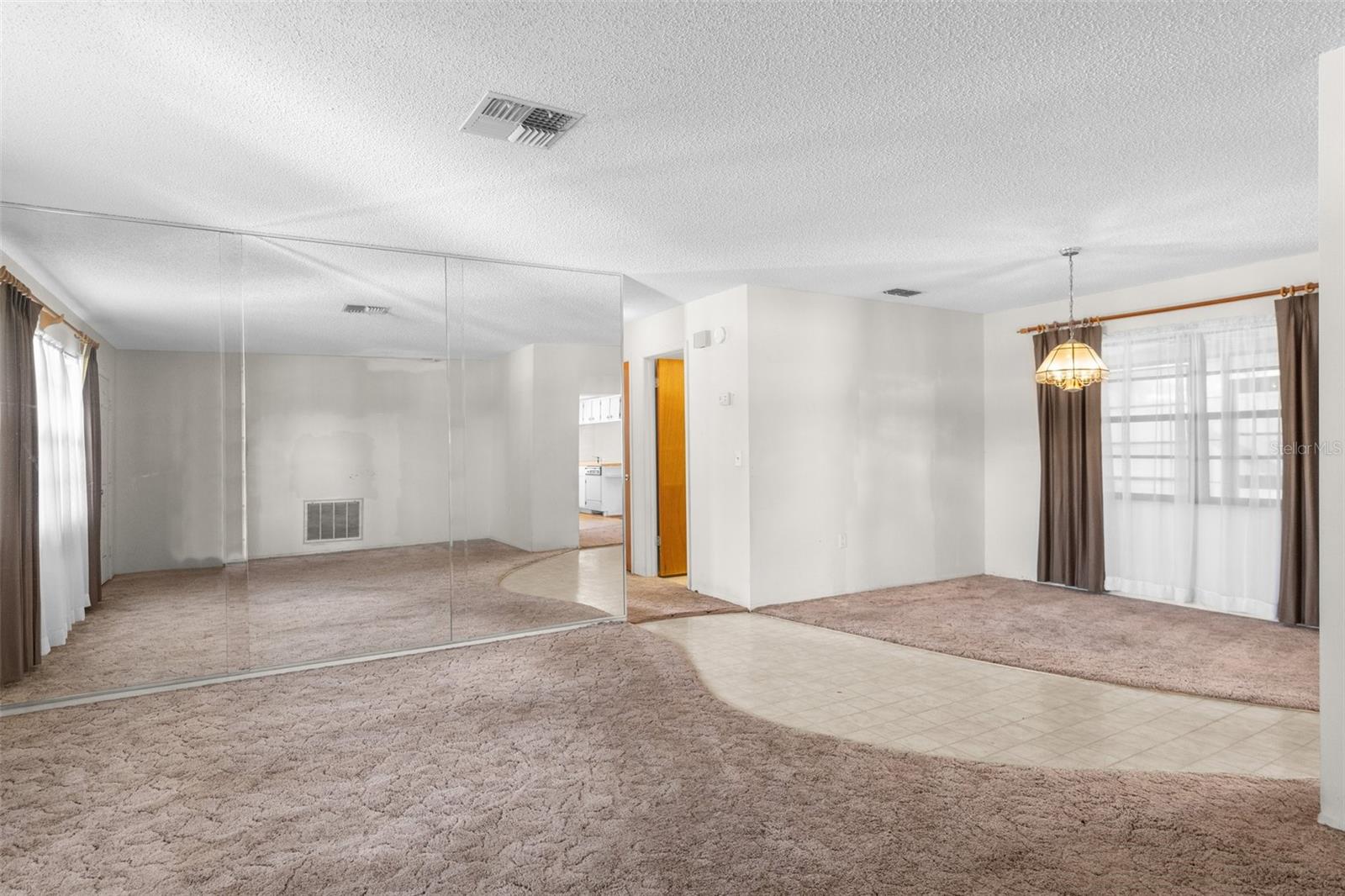 12802 LINDEN DR