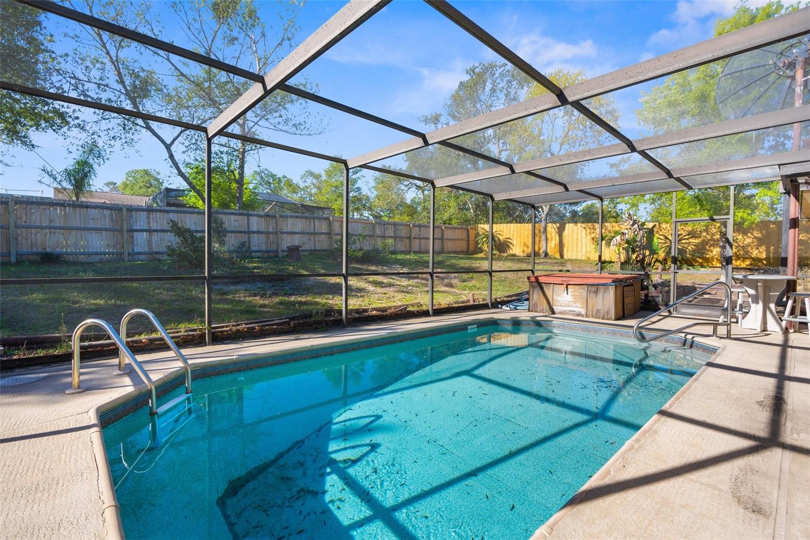 12802 LINDEN DR