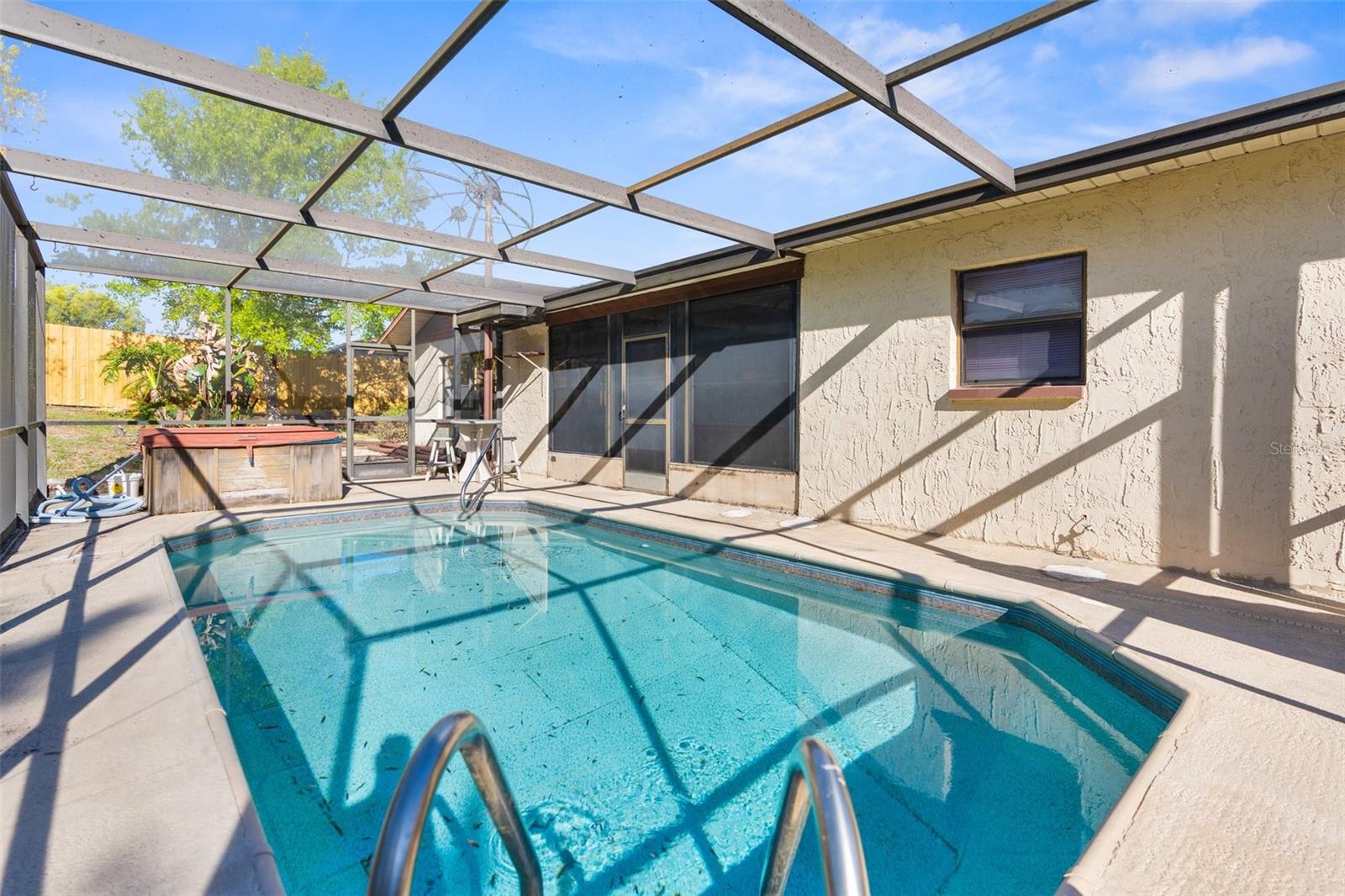12802 LINDEN DR